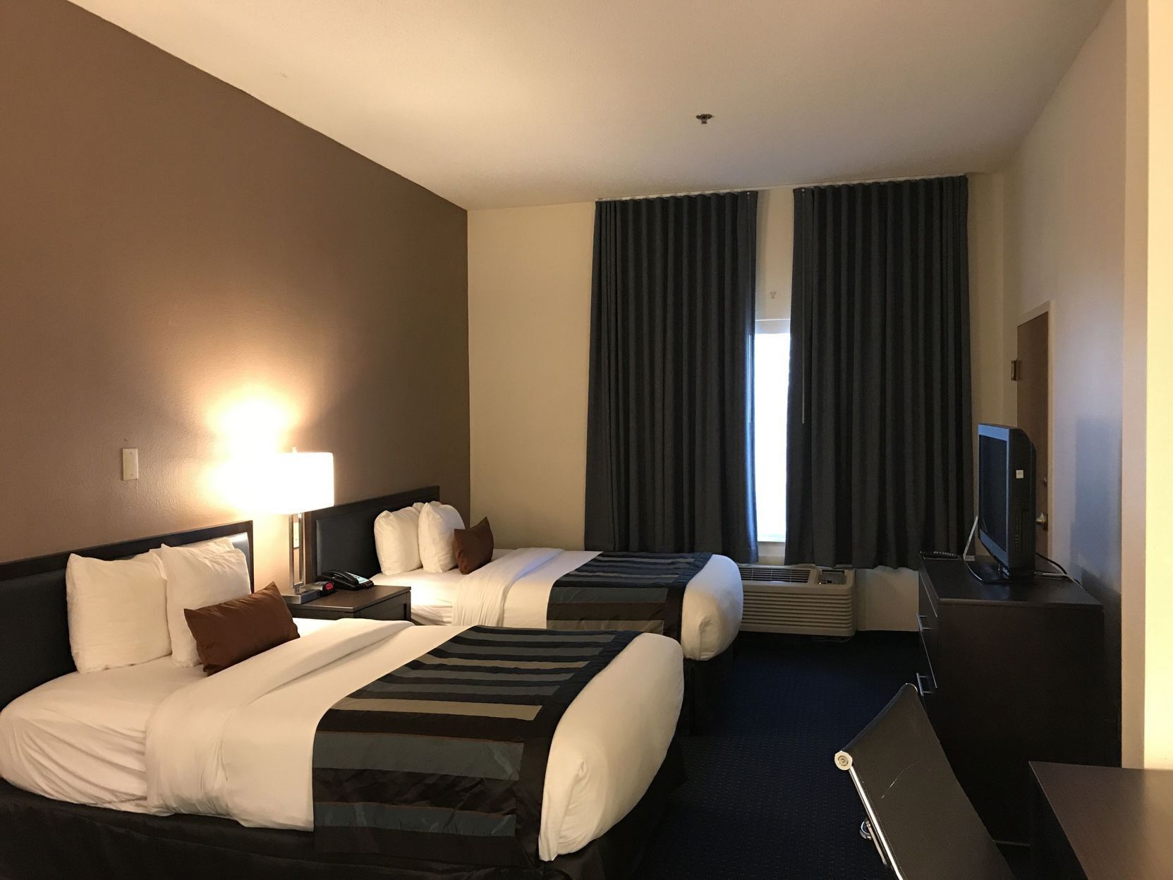 In-room safe, desk, iron/ironing board, free WiFi