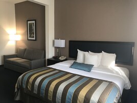 Caja fuerte, escritorio, tabla de planchar con plancha y wifi gratis