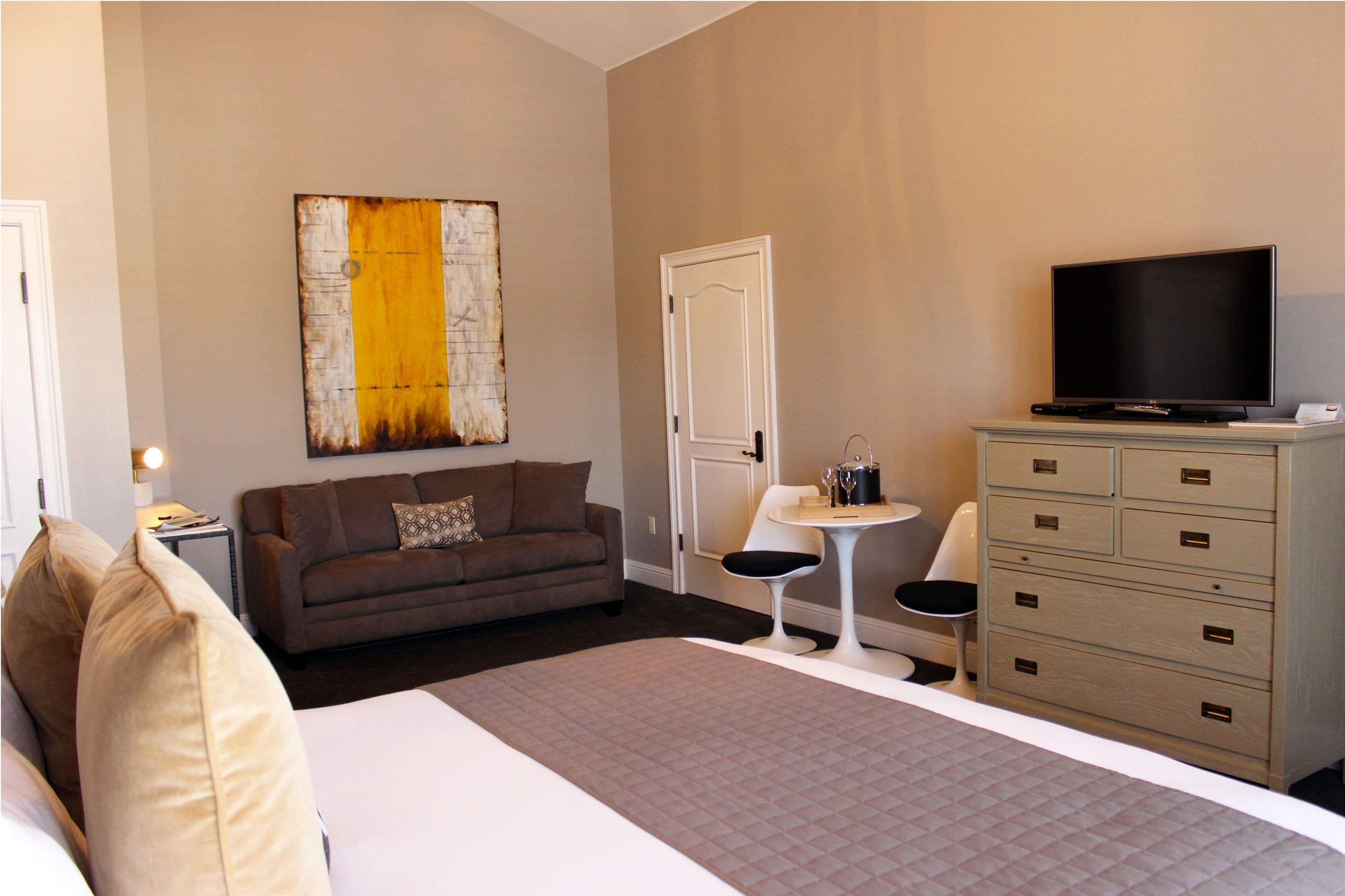 1 bedroom, premium bedding, in-room safe, desk