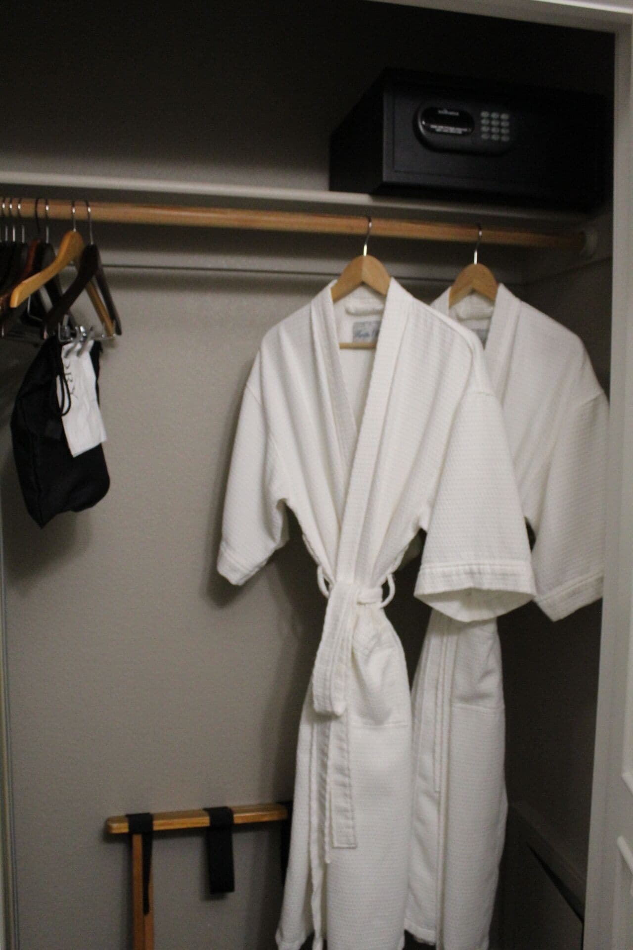 1 bedroom, premium bedding, in-room safe, desk