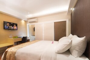 高级房 | 迷你吧、客房内保险箱、办公桌、免费 WiFi