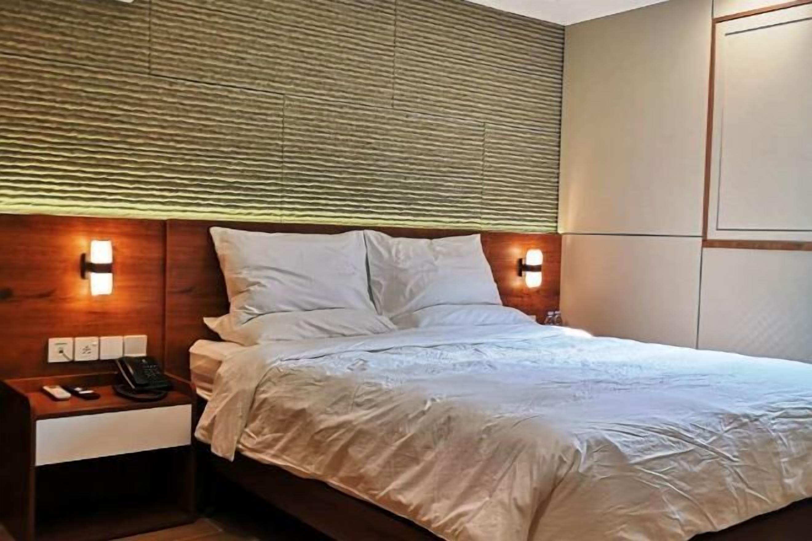 Minibar, caja de seguridad en la habitación, escritorio y wifi gratis 