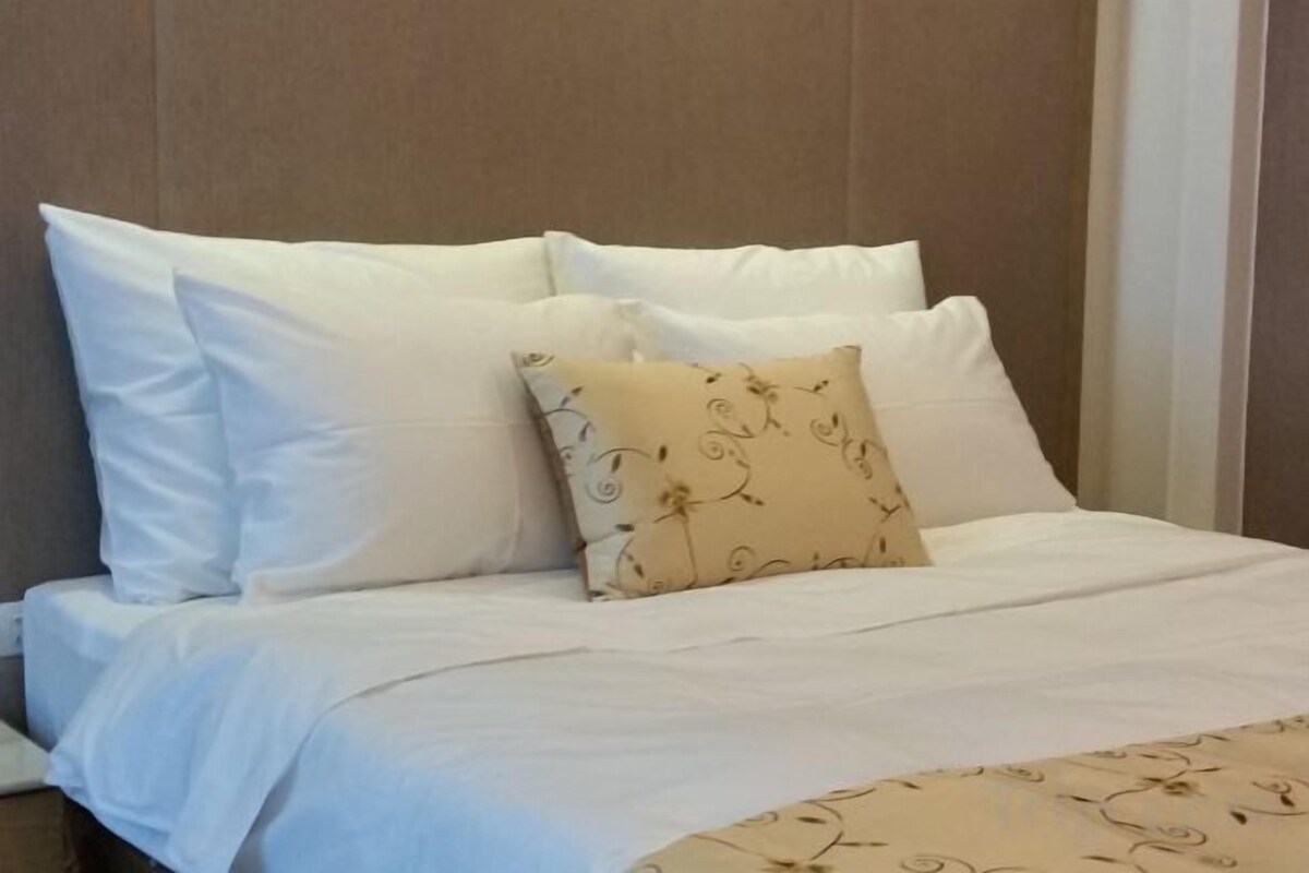Minibar, coffres-forts dans les chambres, bureau, Wi-Fi gratuit