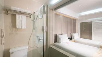 Standard Room | Minibar, in-room safe, desk, free WiFi