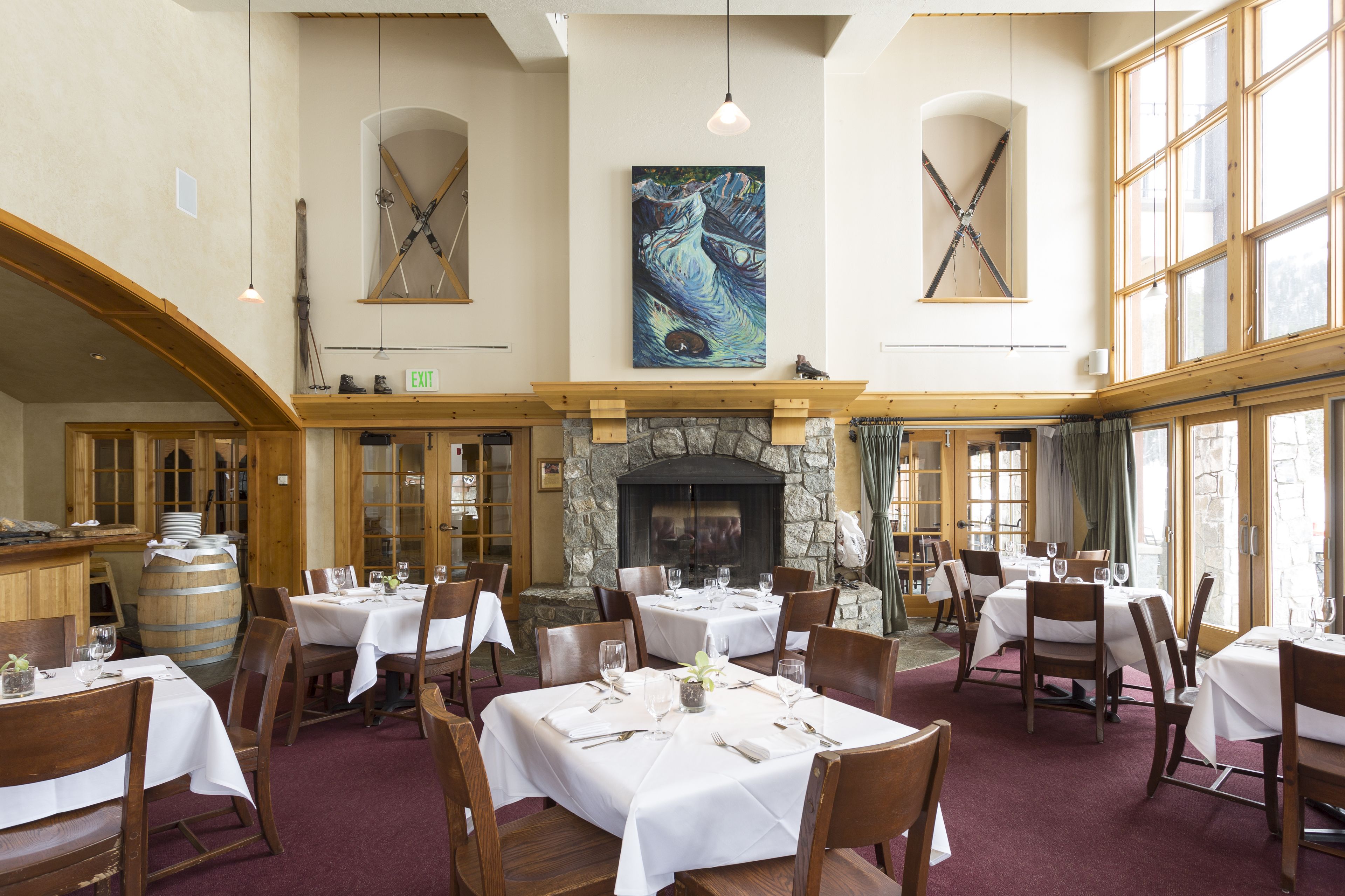 2 restaurants, breakfast served