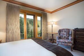 Double Queen, Slope View | Living area