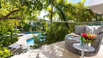 Luxury 2 Bedroom Poolview Flat Suite | Balcony view