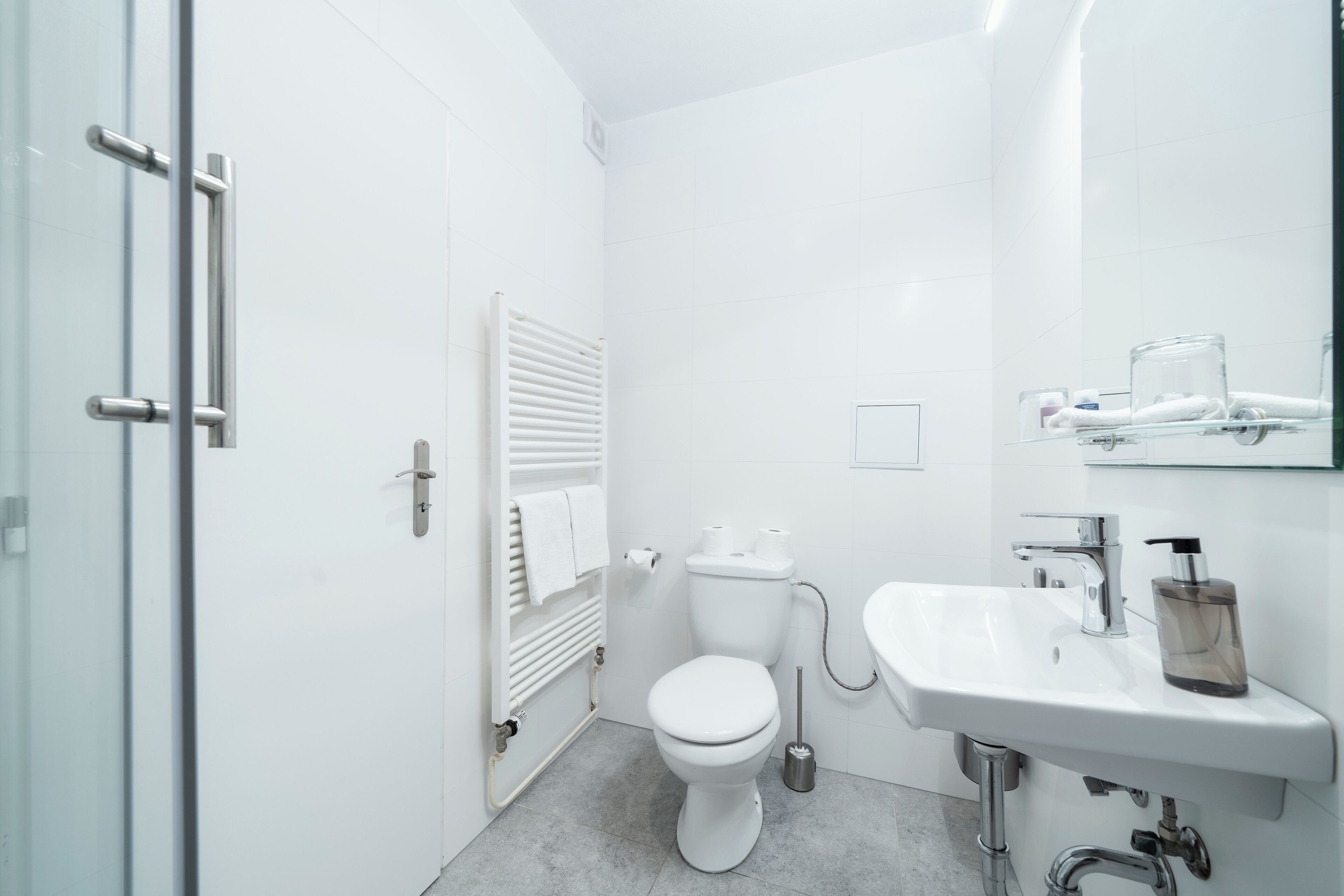 standard single room | 2 bedrooms, hypo-allergenic bedding, in-room safe