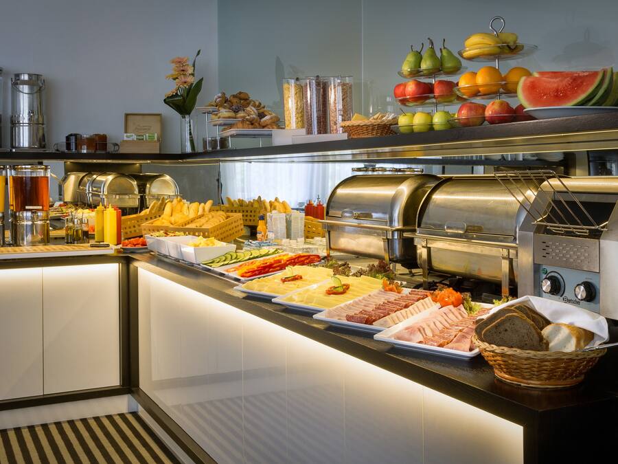 Frokostbuffé hver dag (CZK 250 per person)