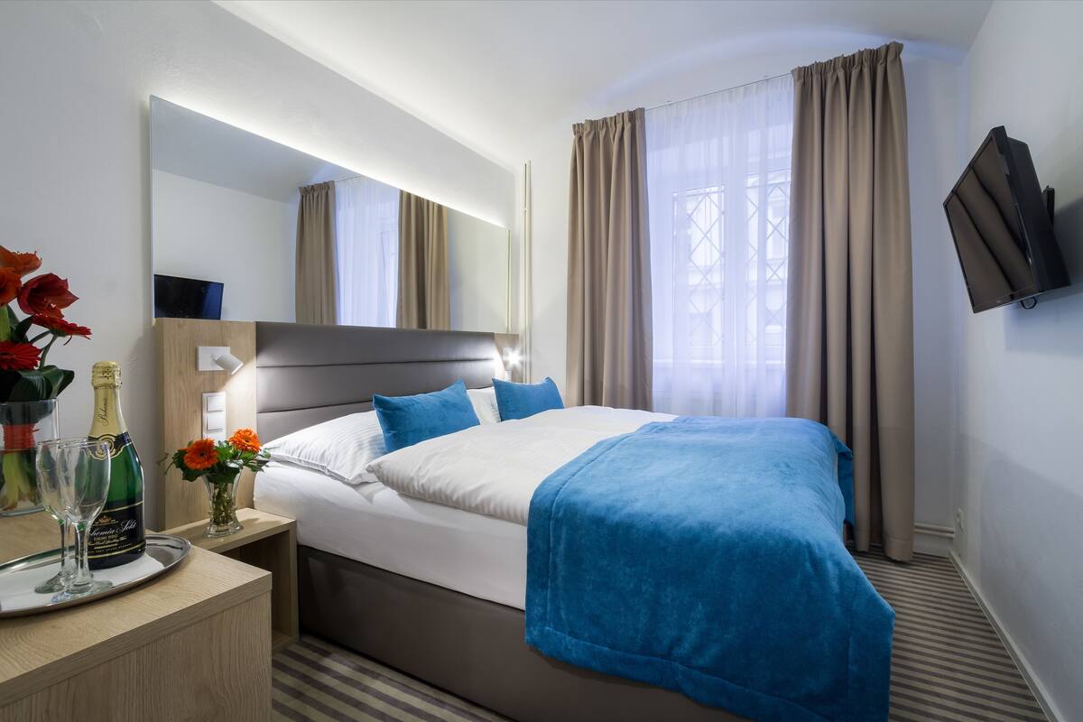 Standard Double Room | Hypo-allergenic bedding available, in-room safe, desk, blackout drapes