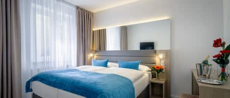 Suíte standard, 2 quartos, para não fumantes | 2 quartos, roupas de cama antialérgicas, cofres nos quartos