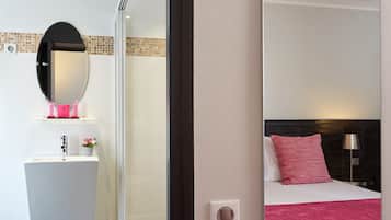 Coffres-forts dans les chambres, bureau, rideaux occultants