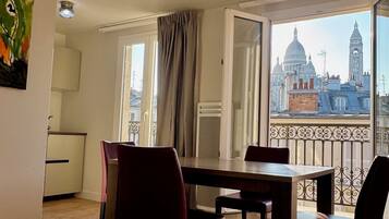 アパートメント (Vue sur Sacré Coeur de Montmartre) | フロント