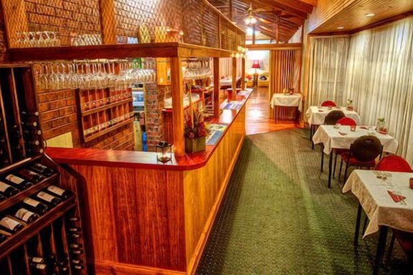 Bar (en la propiedad)