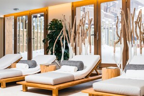 Couples treatment room(s), sauna, hot tub, steam room