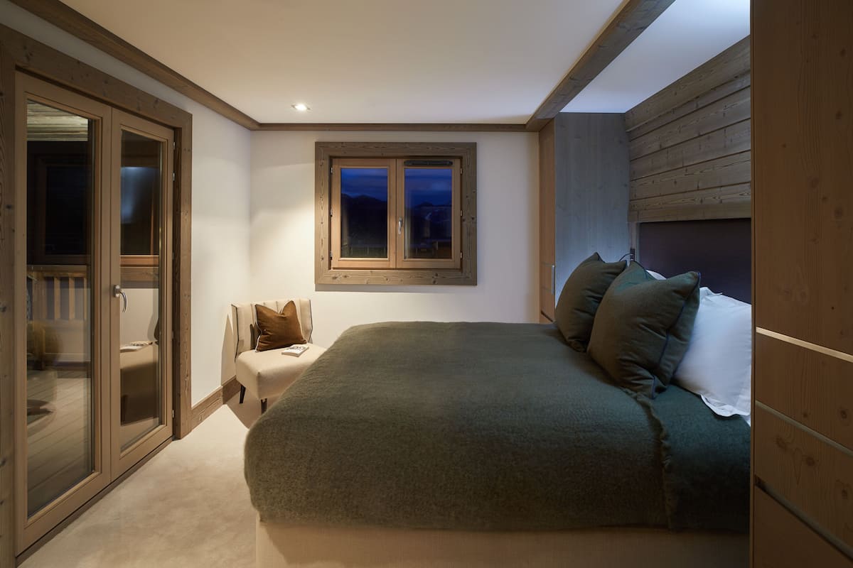 Two-Bedroom Apartments with Mountain/Street View