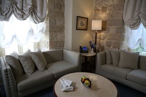 Suite | Living room | 40-inch LCD TV with cable channels, TV