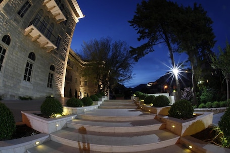 Áreas de la propiedad. Grand Kadri Hotel