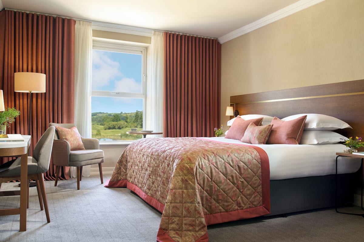 1 bedroom, premium bedding, in-room safe, desk