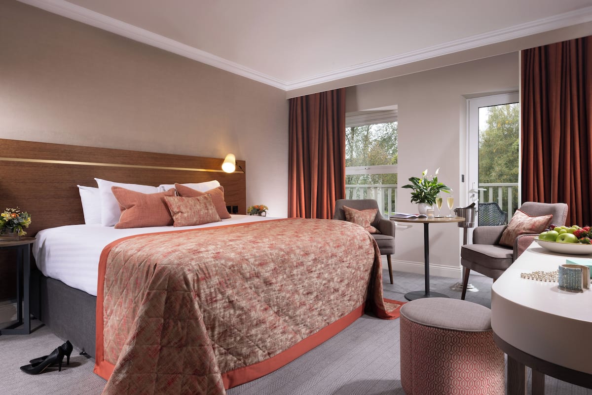 Superior Double Room | 1 bedroom, premium bedding, in-room safe, desk