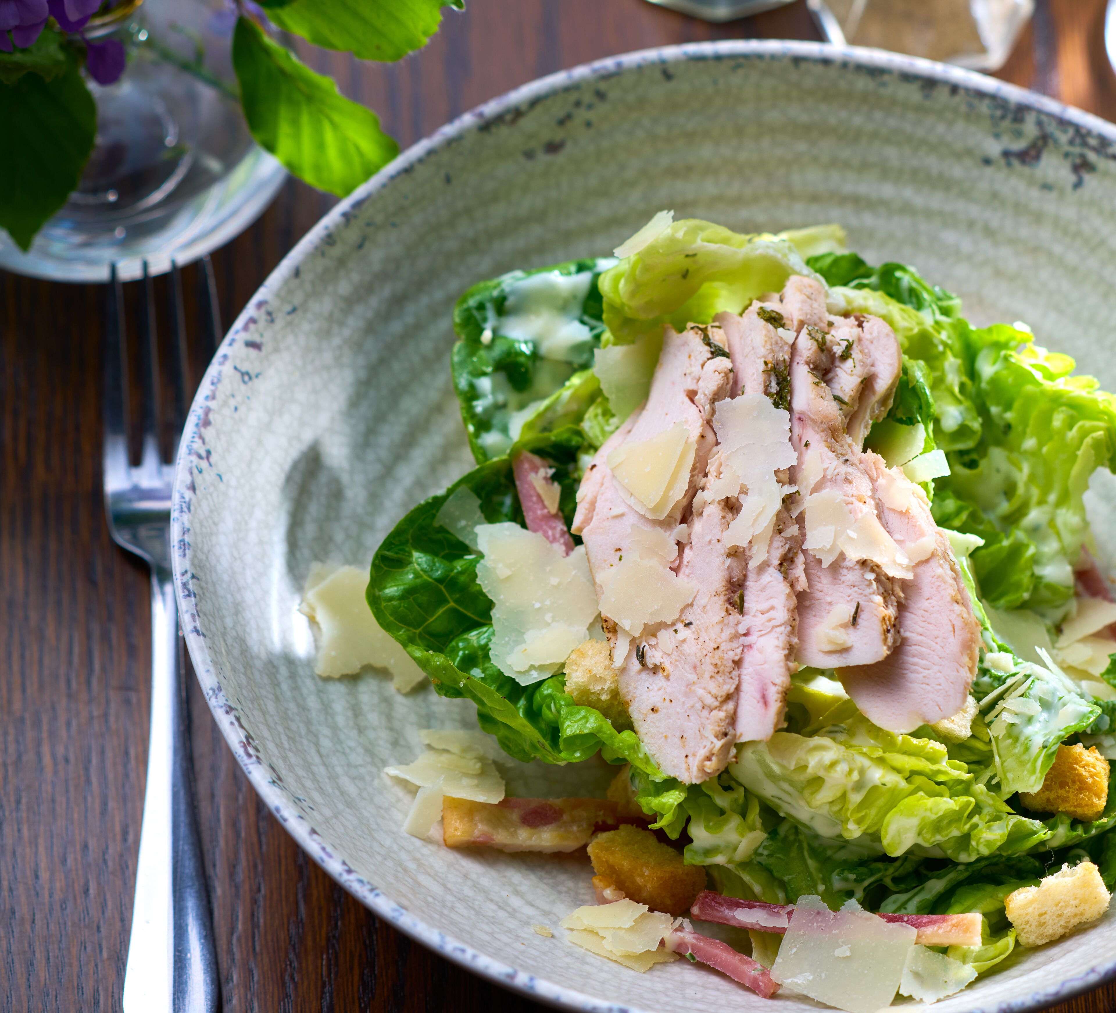 breakfast, lunch, dinner served; golf course views