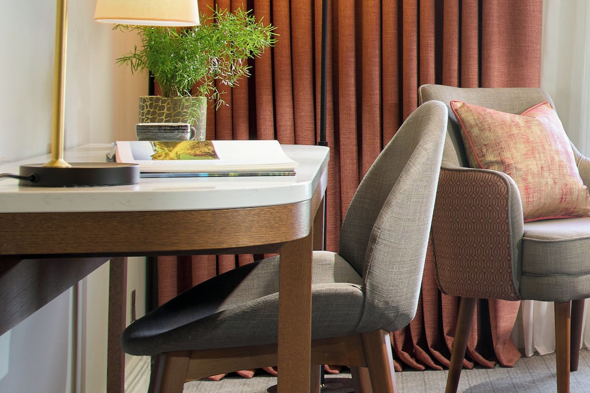 1 slaapkamer, luxe beddengoed, een kluis op de kamer, een bureau