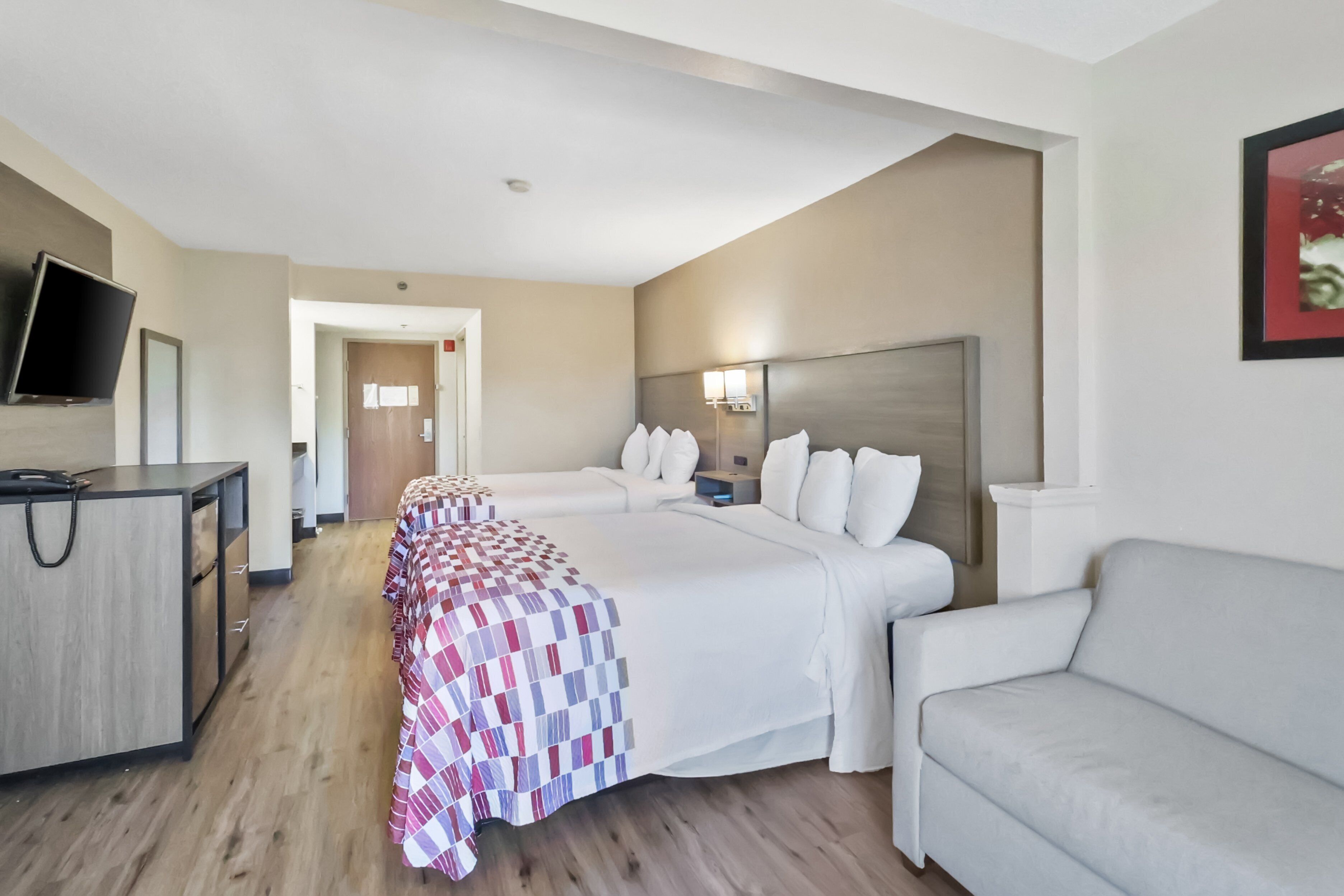 Desk, free WiFi, bed sheets