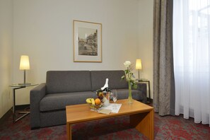 Familienzimmer | Allergikerbettwaren, Minibar, Schreibtisch, Bügeleisen/Bügelbrett