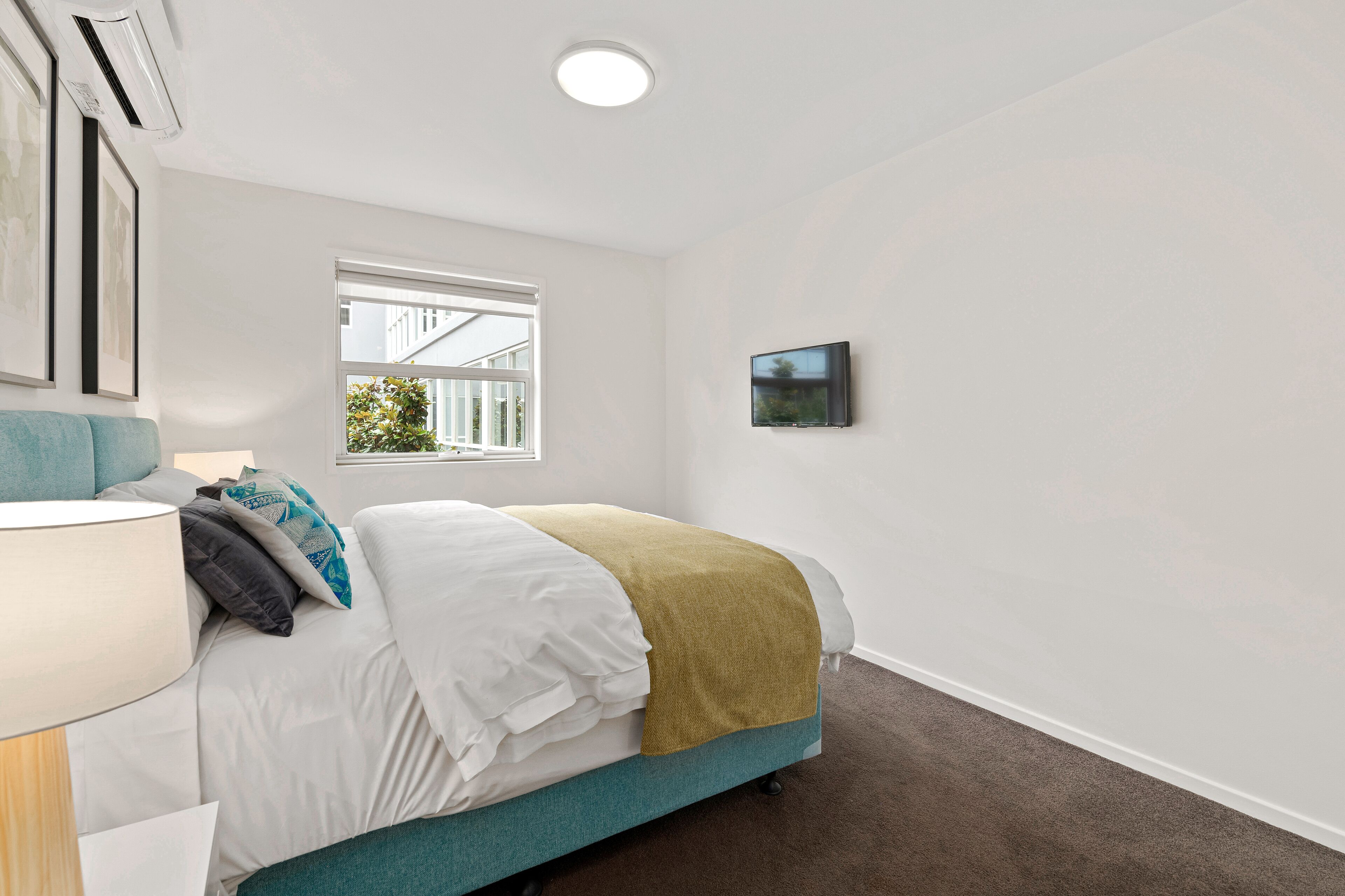 desk, laptop workspace, iron/ironing board, free wifi