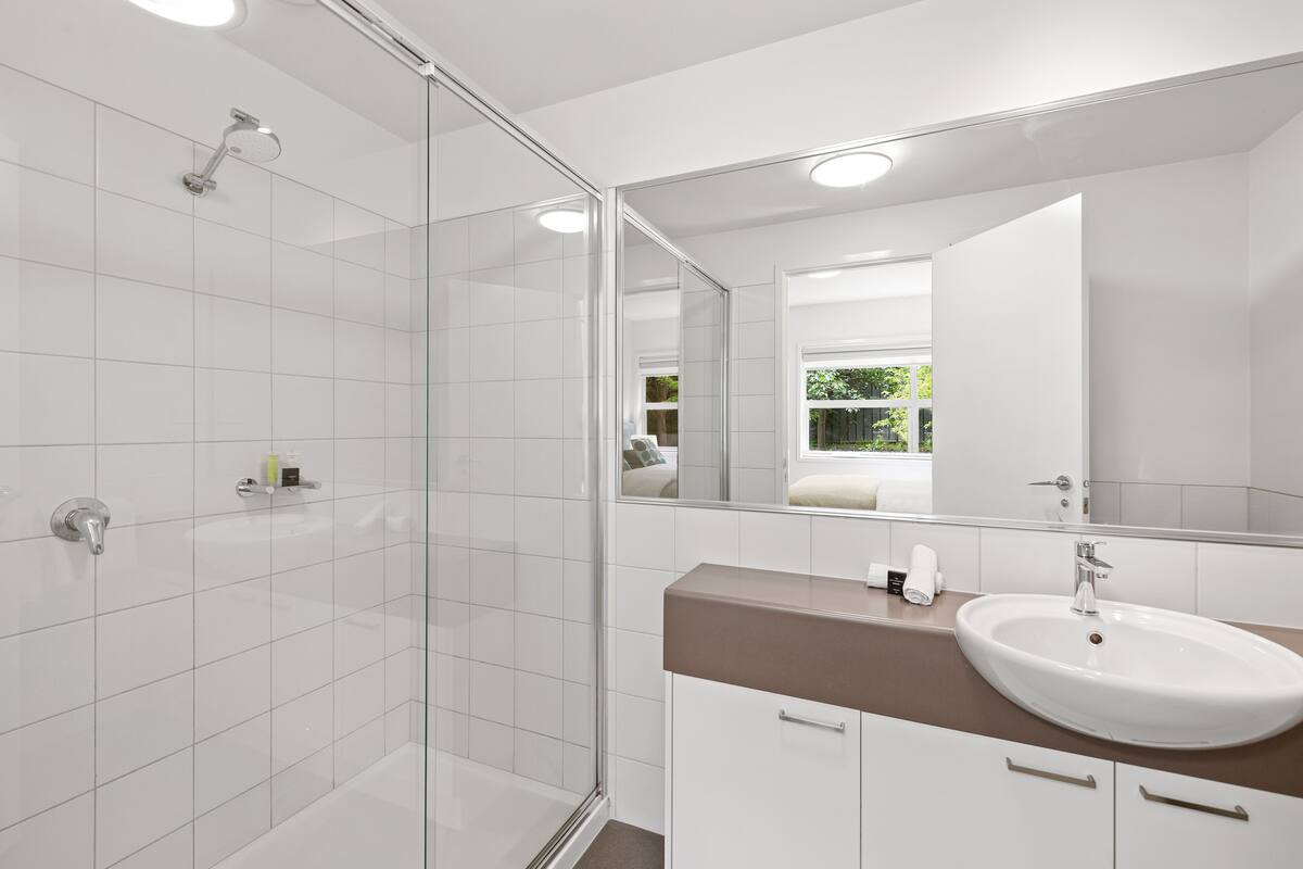 two bedroom two bathroom apartment | bathroom | shower, free toiletries, hair dryer, towels