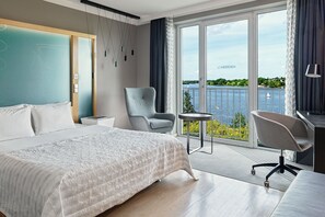Executive Room, 1 King Bed, Lake View - Le Méridien Hamburg (Hamburg)
