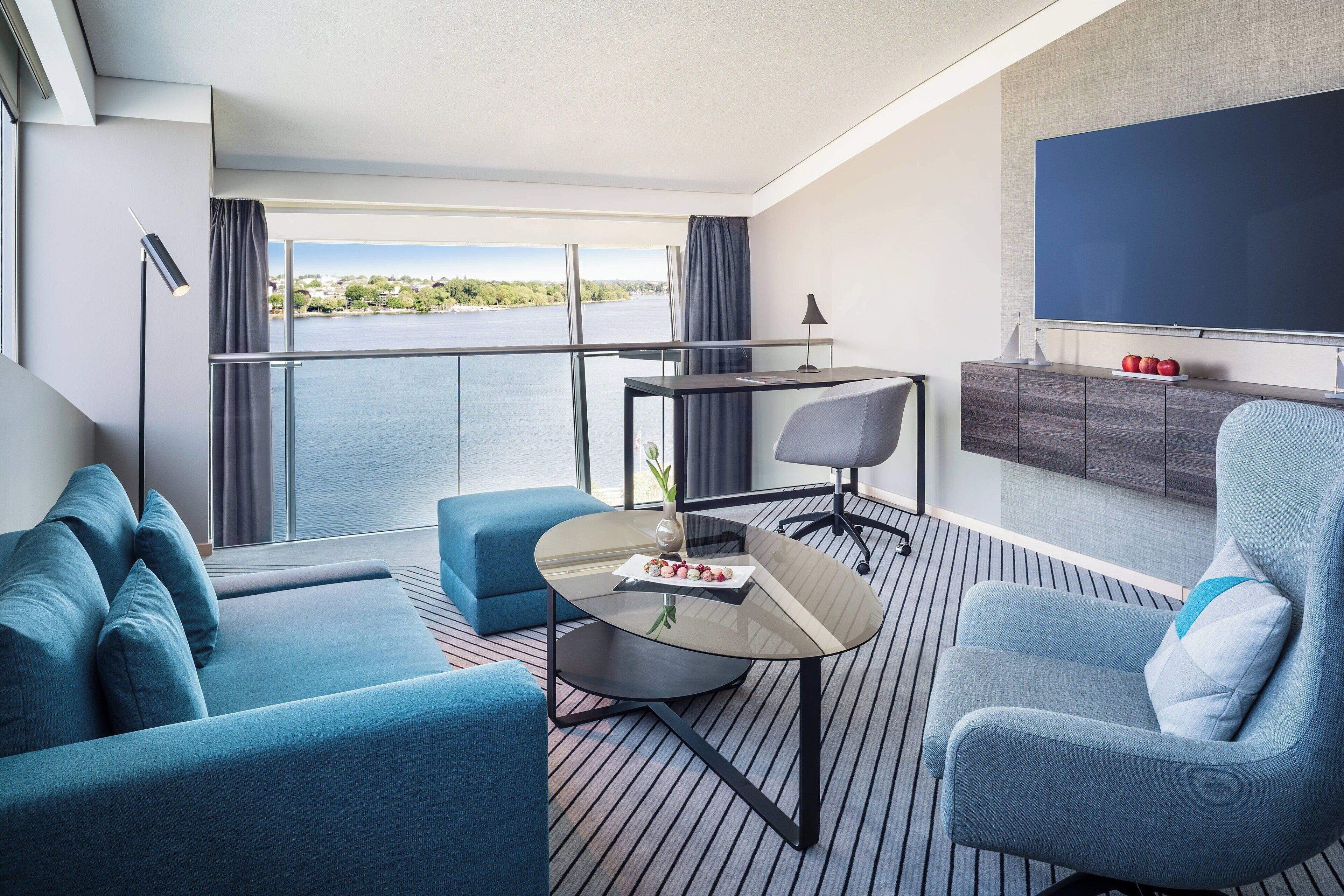 suite, 1 king bed with sofa bed, non smoking | 1 bedroom, premium bedding, minibar, in-room safe