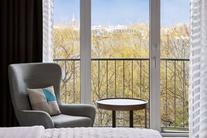 Deluxe-Zimmer, 1 King-Bett (View) | Hochwertige Bettwaren, Minibar, Zimmersafe, Schreibtisch