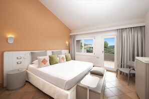 Classic Balcony Room | Minibar, in-room safe, blackout curtains, free WiFi