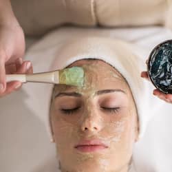 Sauna, hot tub, steam room, Turkish bath/hammam, body treatments