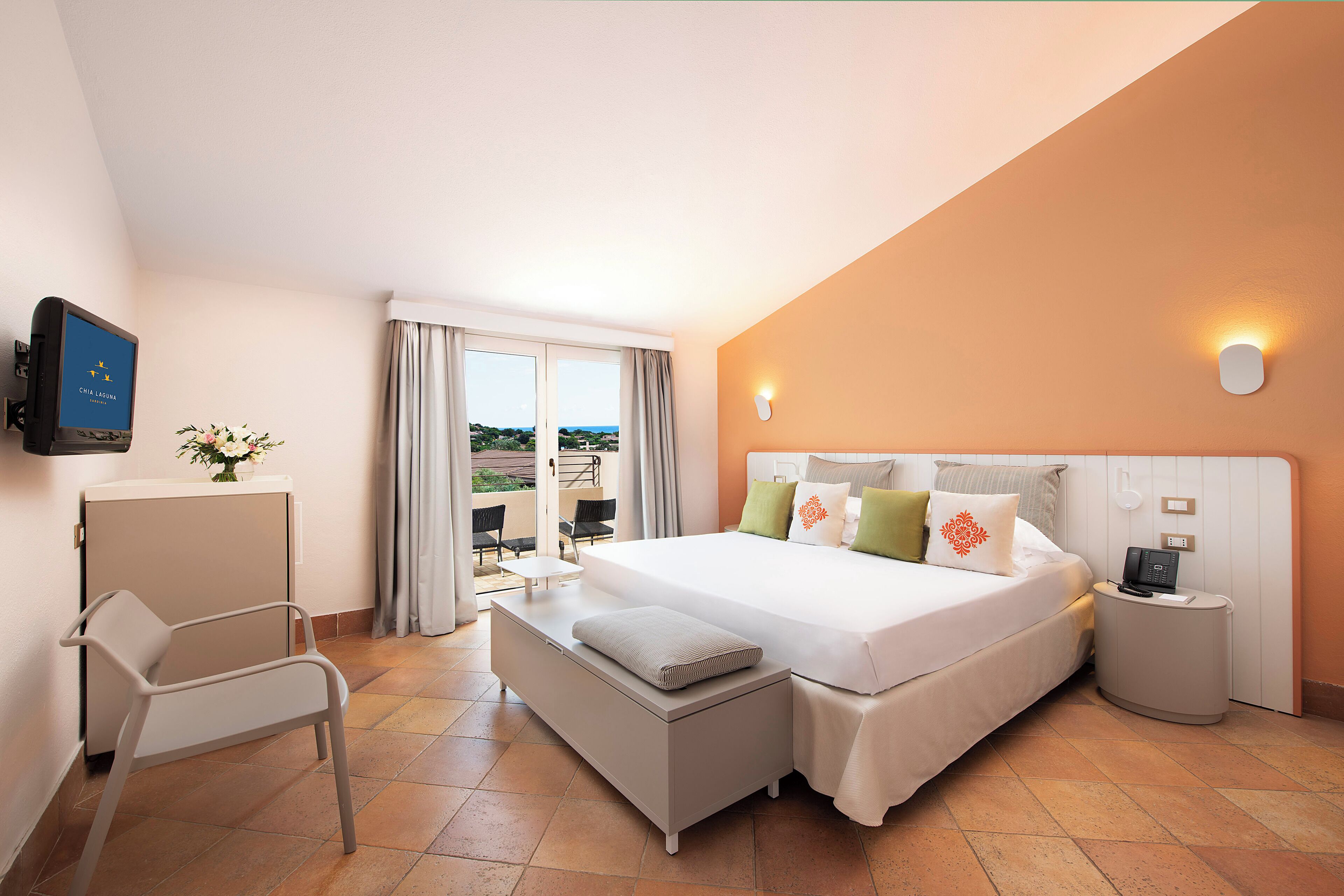 Classic Plus | 1 bedroom, minibar, in-room safe, blackout drapes