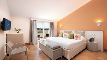 Classic Plus | 1 bedroom, minibar, in-room safe, blackout drapes