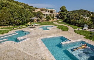 Tratamientos corporales, tratamientos faciales, 5 salas de tratamiento