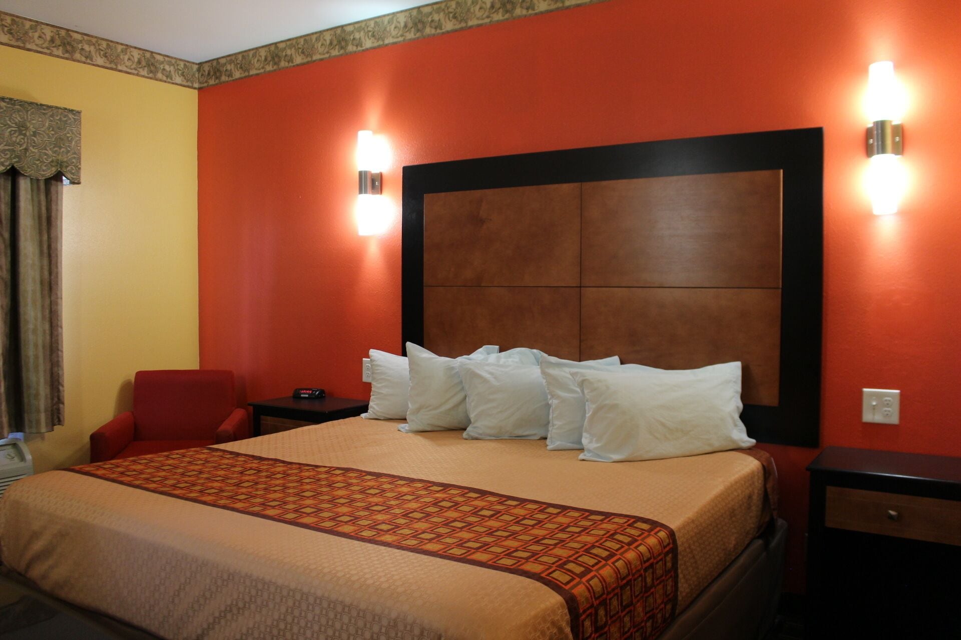 Habitación estándar, 1 cama King size | Cortinas blackout, tabla de planchar con plancha y camas extra 