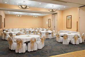 Ballroom - Ramada by Wyndham Tucson (Tucson)