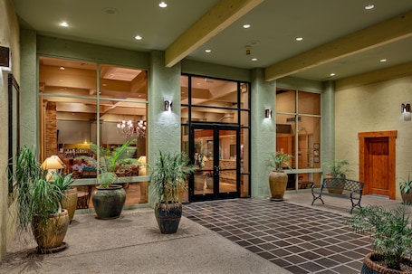 Entrada de la propiedad. Ramada by Wyndham Tucson