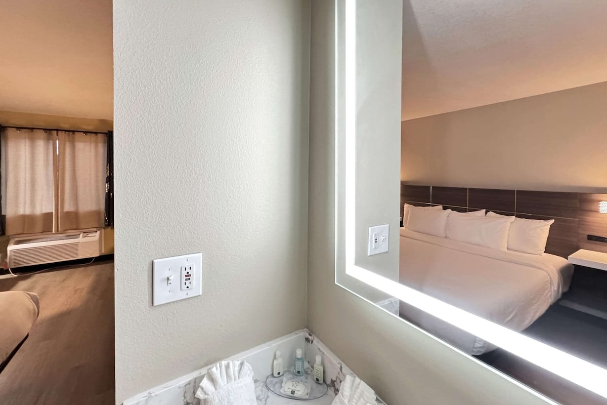 Desk, iron/ironing board, free WiFi, bed sheets