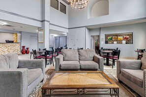 Lobby - Quality Inn near SeaWorld - Lackland (San Antonio)