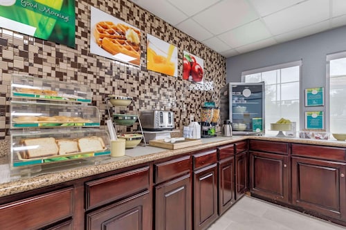 Quality Inn near SeaWorld - Lackland