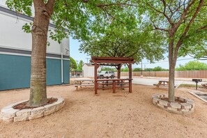 Grill-/Picknickplatz