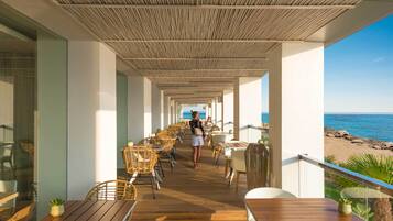 3 restaurantes, café da manhã, culinária internacional