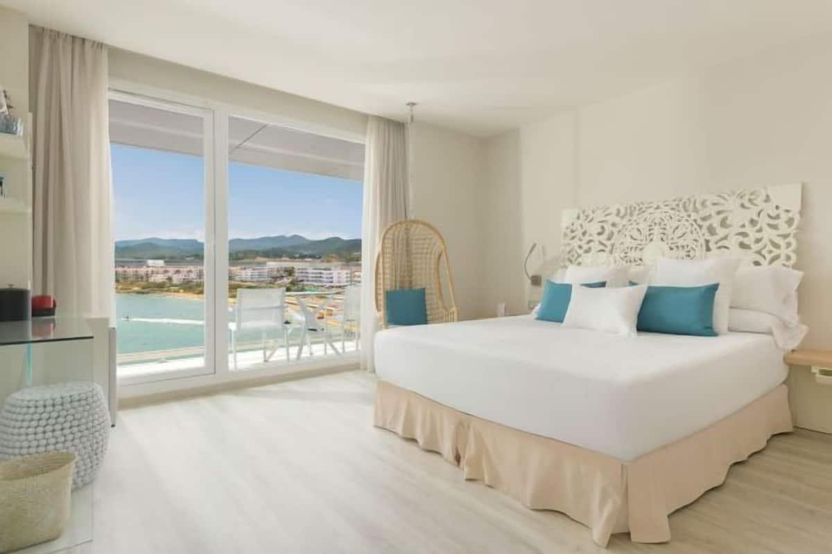 Frigobar, cofres nos quartos, Wi-Fi de cortesia, roupa de cama