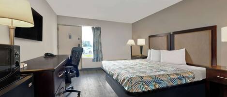 Skrivebord, wi-fi (inkludert) og sengetøy