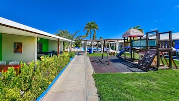 Children’s play area – outdoor