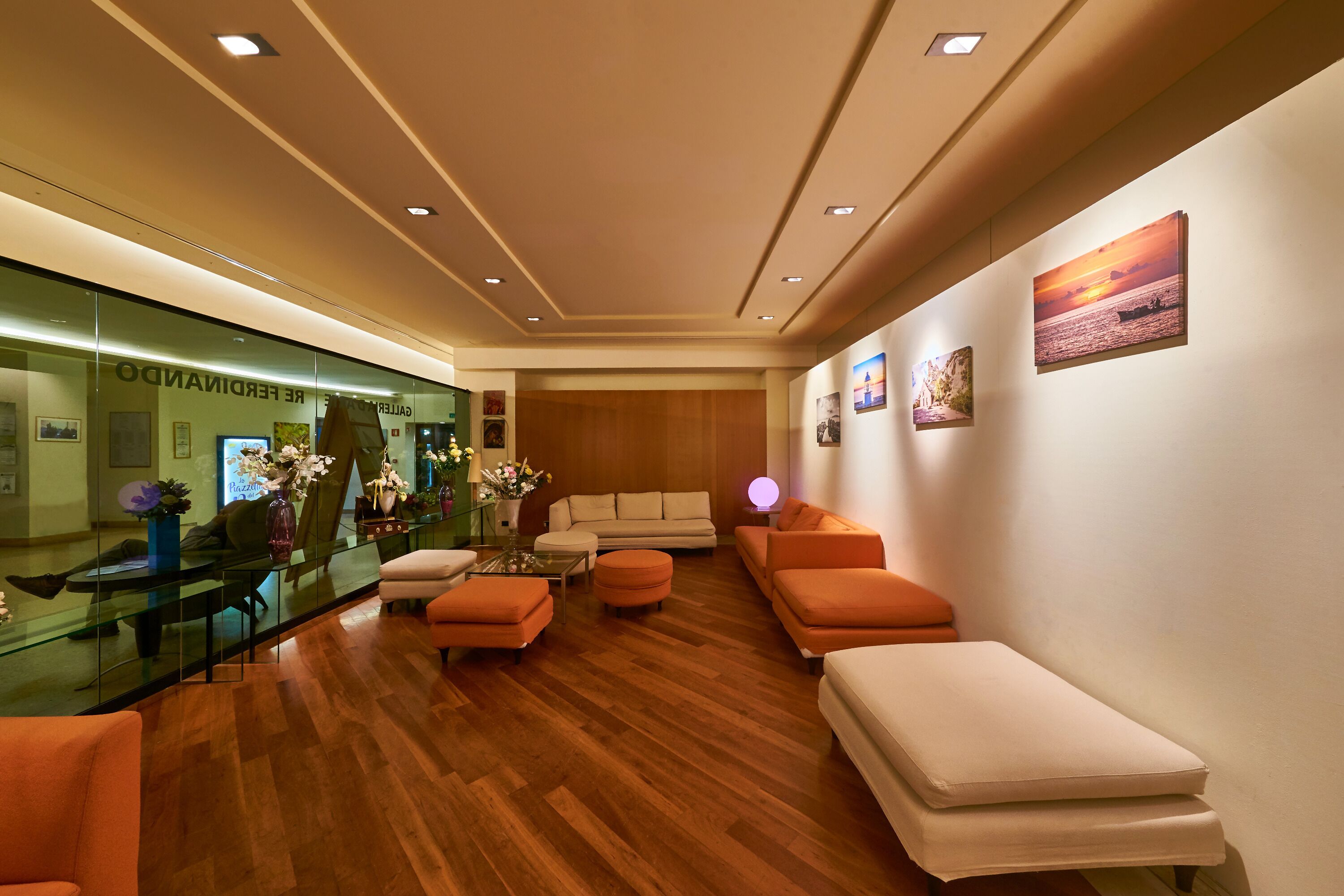 Lobby-Lounge